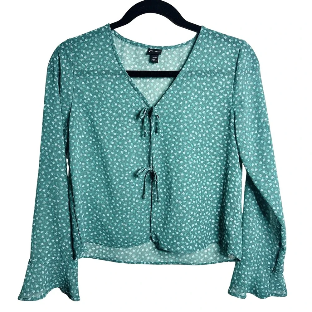 Art Class Girls XL 14 Green Floral Tie Front Blouse Long Sleeve Bell Cuff Spring